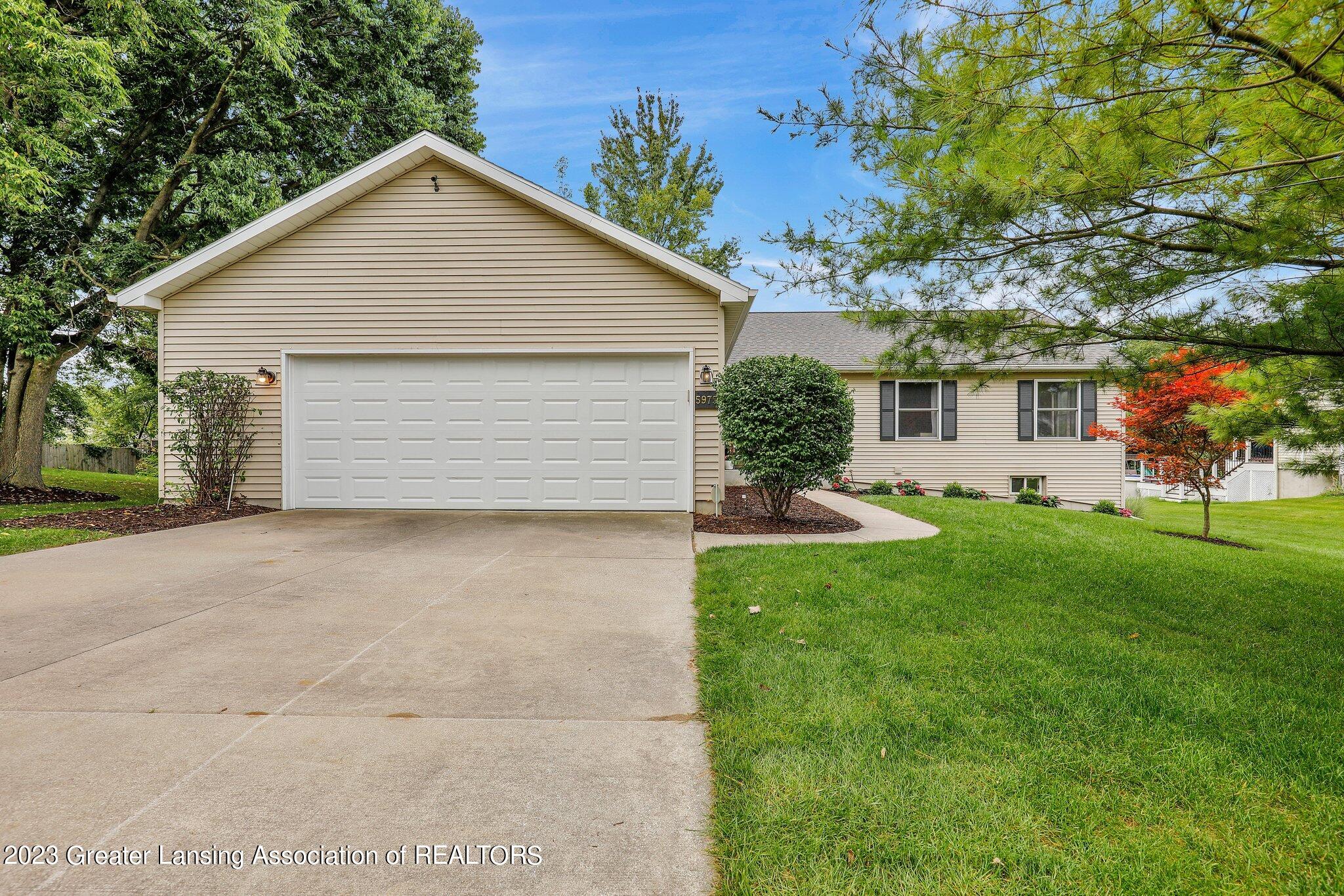 5975 Horstmeyer Road Lansing, MI 48911 - Photo 1 of 43 Primary