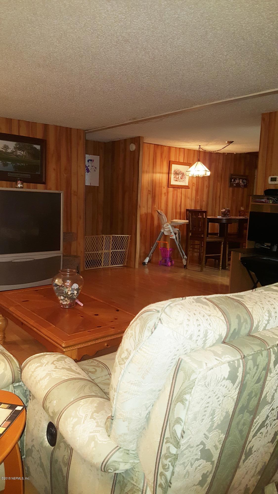 7227 Ricker Road Jacksonville, FL 32244 - Photo 8 of 46 Front living room