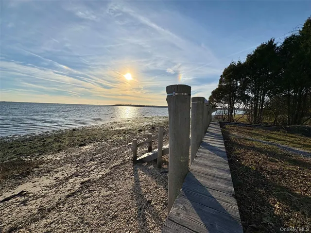 $1,869,000 | 10 Lenape Road, Southampton, NY 11968