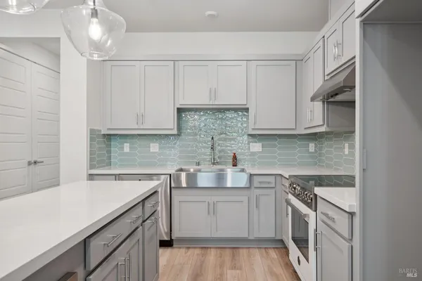 $819,000 | 218 Verandah Avenue, Novato, CA 94945