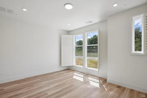 $699,000 | 218 Verandah Avenue, Novato, CA 94945