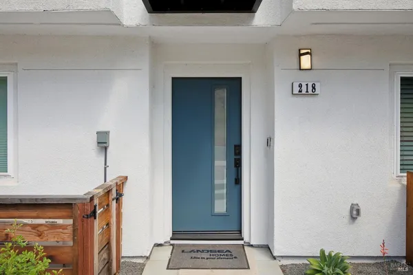 $819,000 | 218 Verandah Avenue, Novato, CA 94945