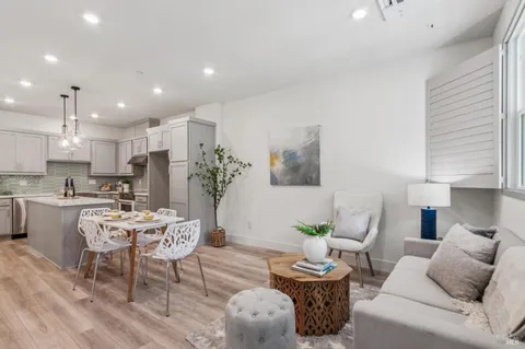 $699,000 | 218 Verandah Avenue, Novato, CA 94945