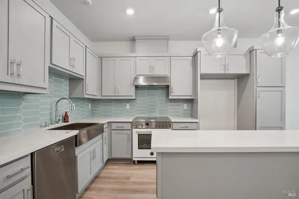 $819,000 | 218 Verandah Avenue, Novato, CA 94945