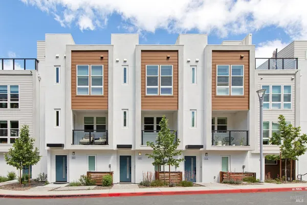 $819,000 | 218 Verandah Avenue, Novato, CA 94945