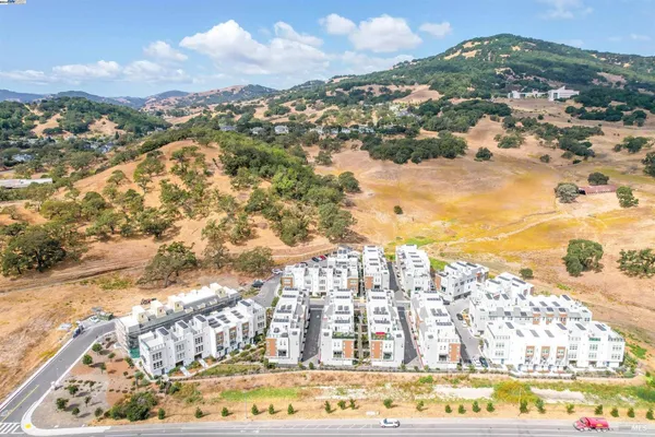 $819,000 | 218 Verandah Avenue, Novato, CA 94945