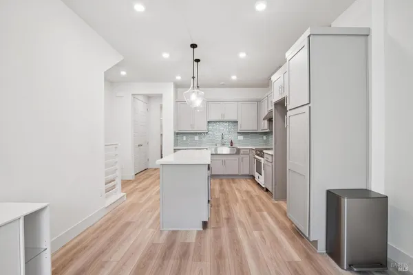 $819,000 | 218 Verandah Avenue, Novato, CA 94945