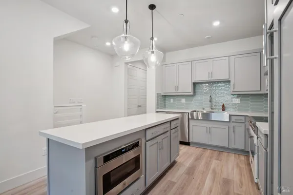 $819,000 | 218 Verandah Avenue, Novato, CA 94945