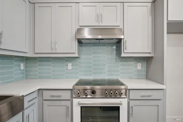 $819,000 | 218 Verandah Avenue, Novato, CA 94945