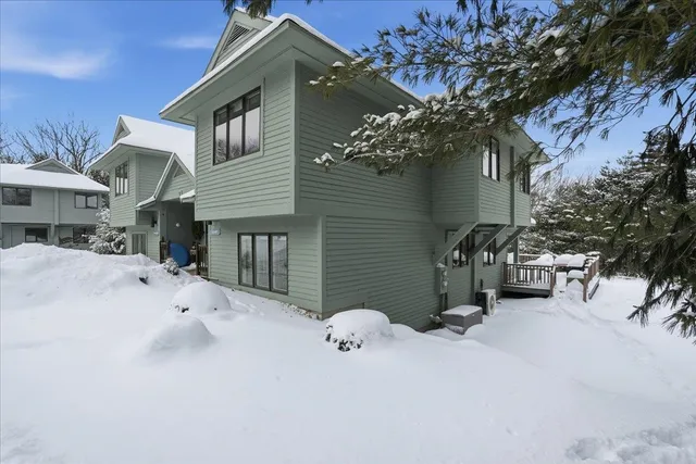 $590,000 | 1 North Peak Village, Newbury, NH 03255