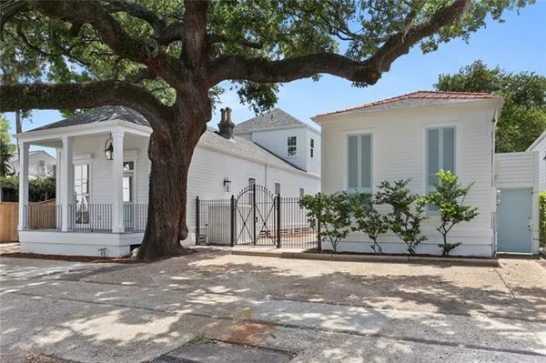 $3,000 | 918 Foucher Street, Unit 2, New Orleans, LA 70115