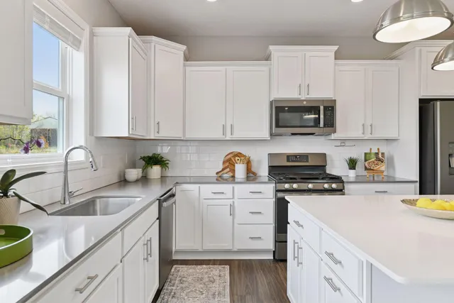 $650,000 | 5548 Catkin Way, Victoria, MN 55386