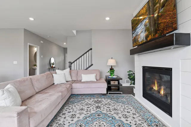 $650,000 | 5548 Catkin Way, Victoria, MN 55386