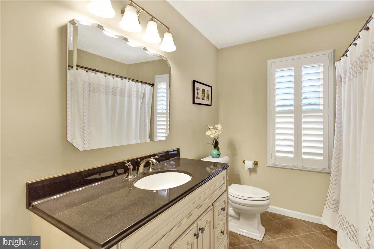 44 Rim View Lane Reading, PA 19607 - Photo 26 of 39 2nd floor bathroom