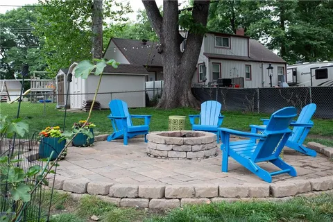 $375,000 | 5416 West 50th Street, Roeland Park, KS 66205
