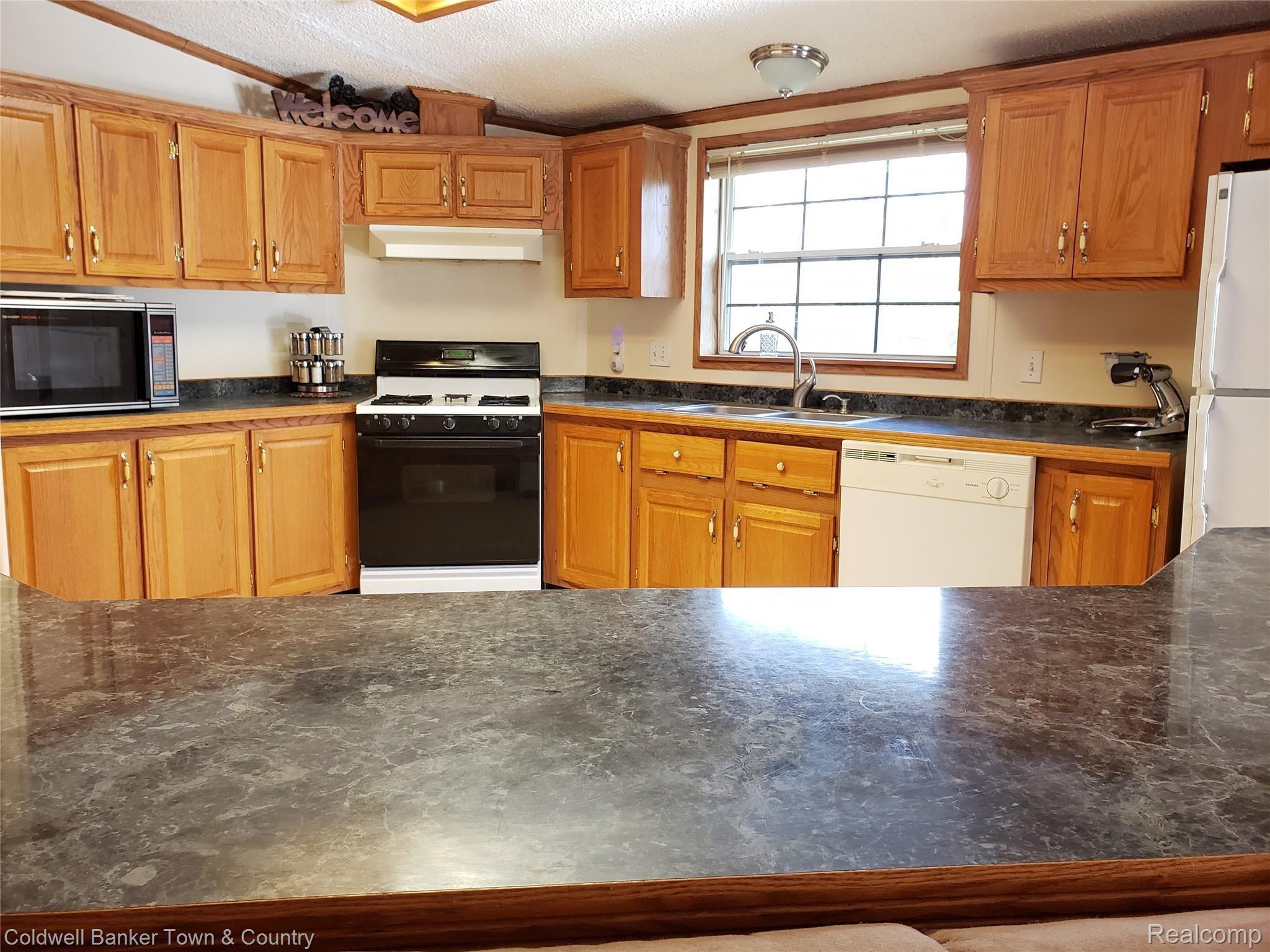 11375 Inner Drive Pinckney, MI 48169 - Photo 4 of 19 Kitchen