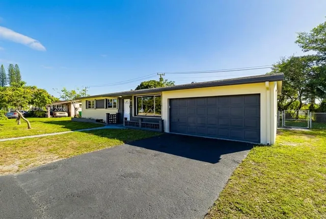 $595,000 | 360 Northwest 199th Street, Miami Gardens, FL 33169