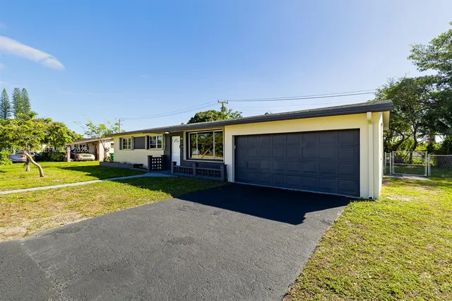 $595,000 | 360 Northwest 199th Street, Miami Gardens, FL 33169