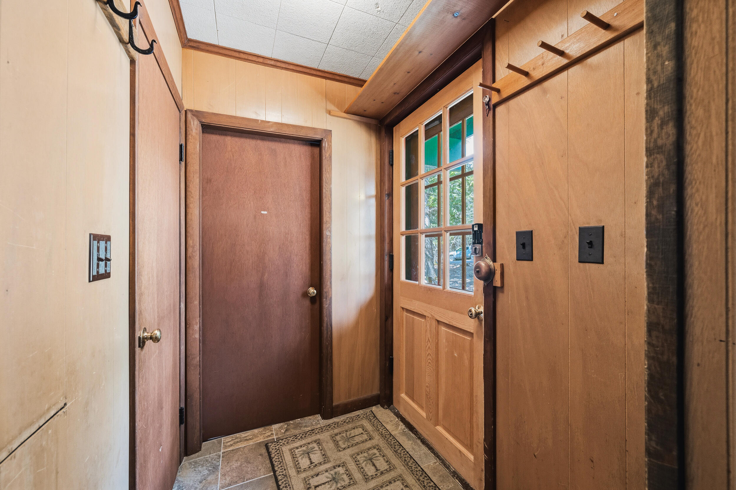 62 Furbish Road Rangeley, ME 04970 - Photo 5 of 31 Entry