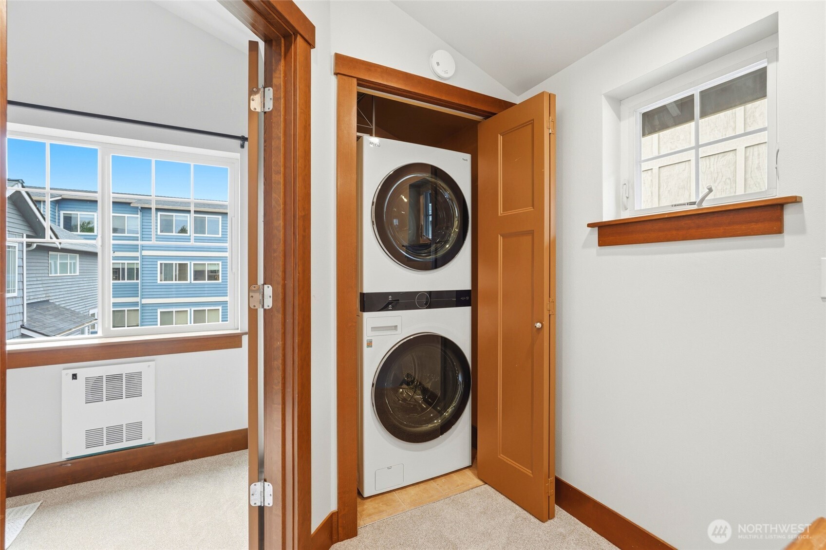725 North 95th Street, Unit B Seattle, WA 98103 - Photo 19 of 29