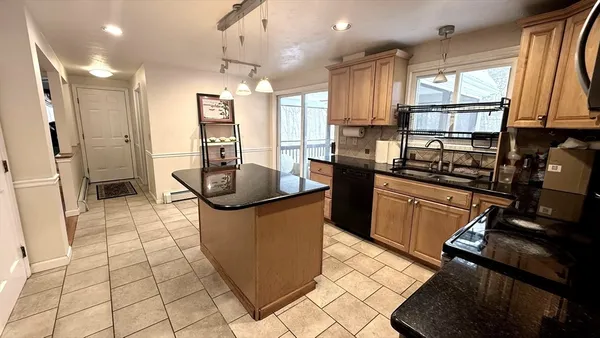 $799,900 | 11 Quail Run Road, Bellingham, MA 02019