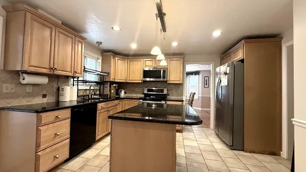 $799,900 | 11 Quail Run Road, Bellingham, MA 02019
