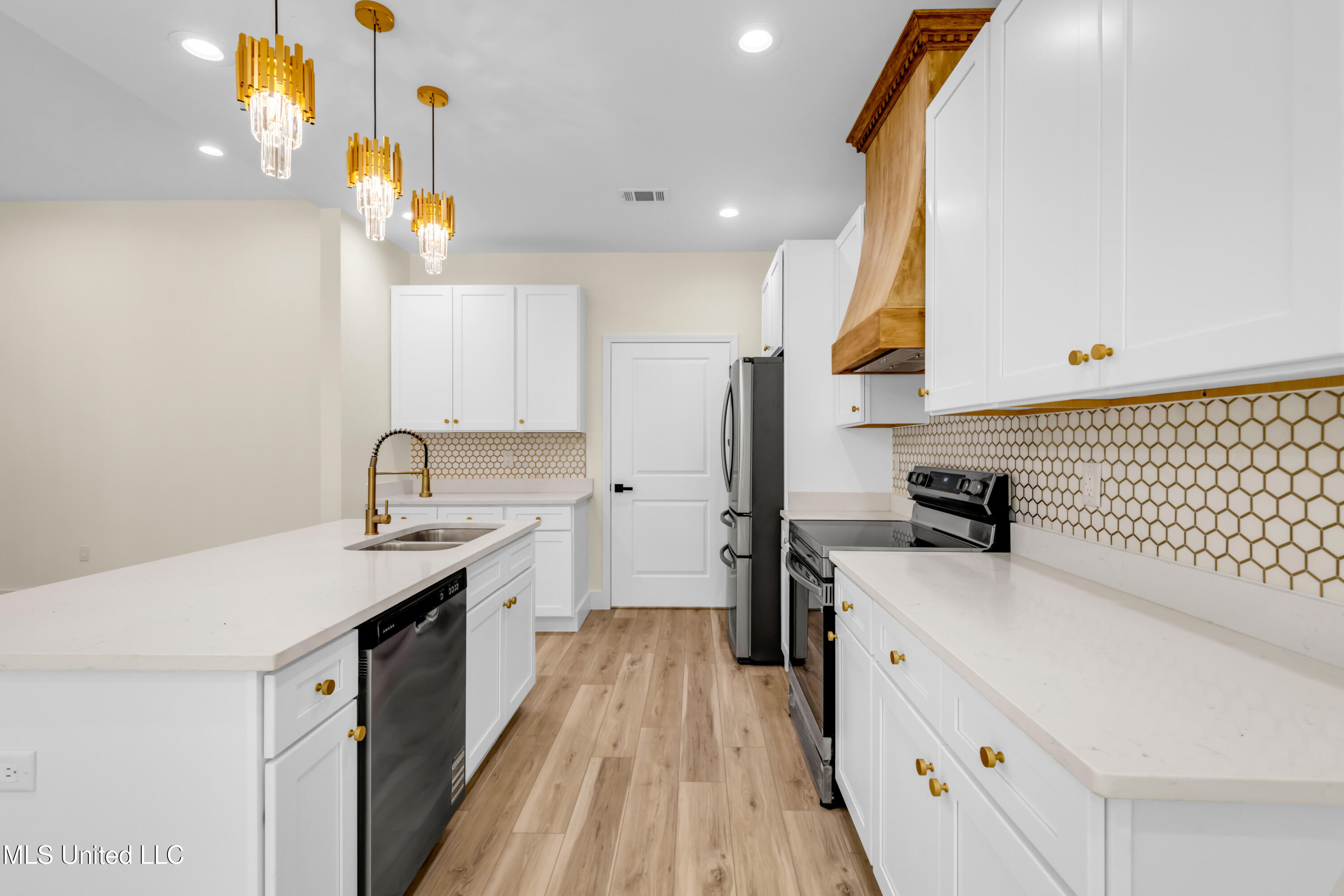 4901 Ashmore Ridge Drive Vancleave, MS 39565 - Photo 15 of 37 4901AshmoreRidgeDr-12