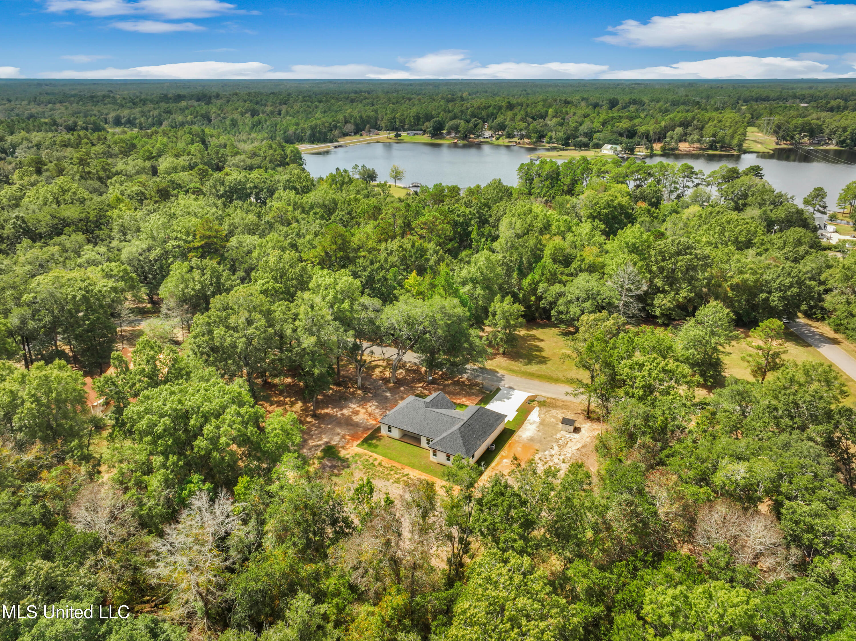 4901 Ashmore Ridge Drive Vancleave, MS 39565 - Photo 6 of 37 4901AshmoreRidgeDr-36