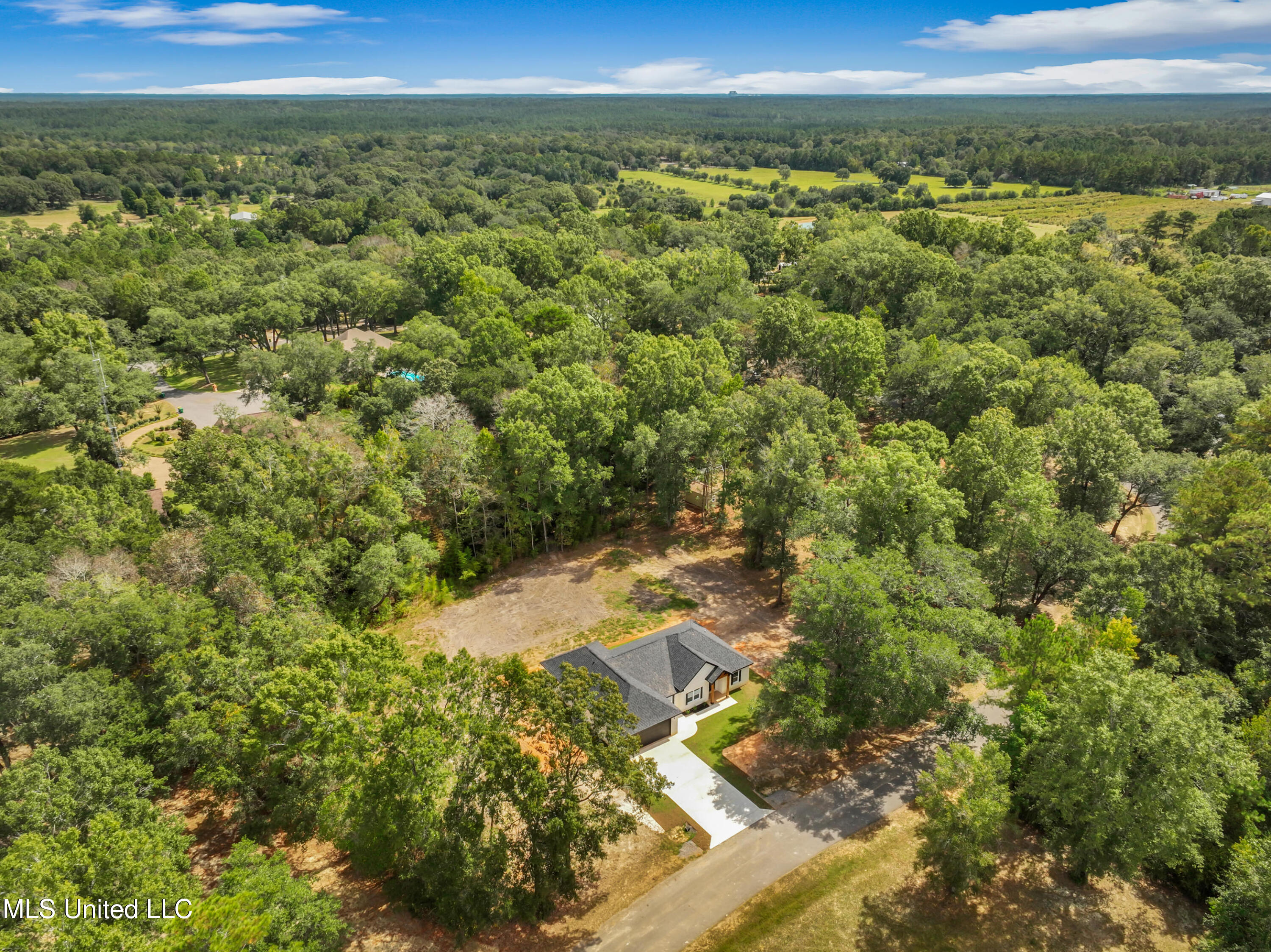 4901 Ashmore Ridge Drive Vancleave, MS 39565 - Photo 7 of 37 4901AshmoreRidgeDr-37