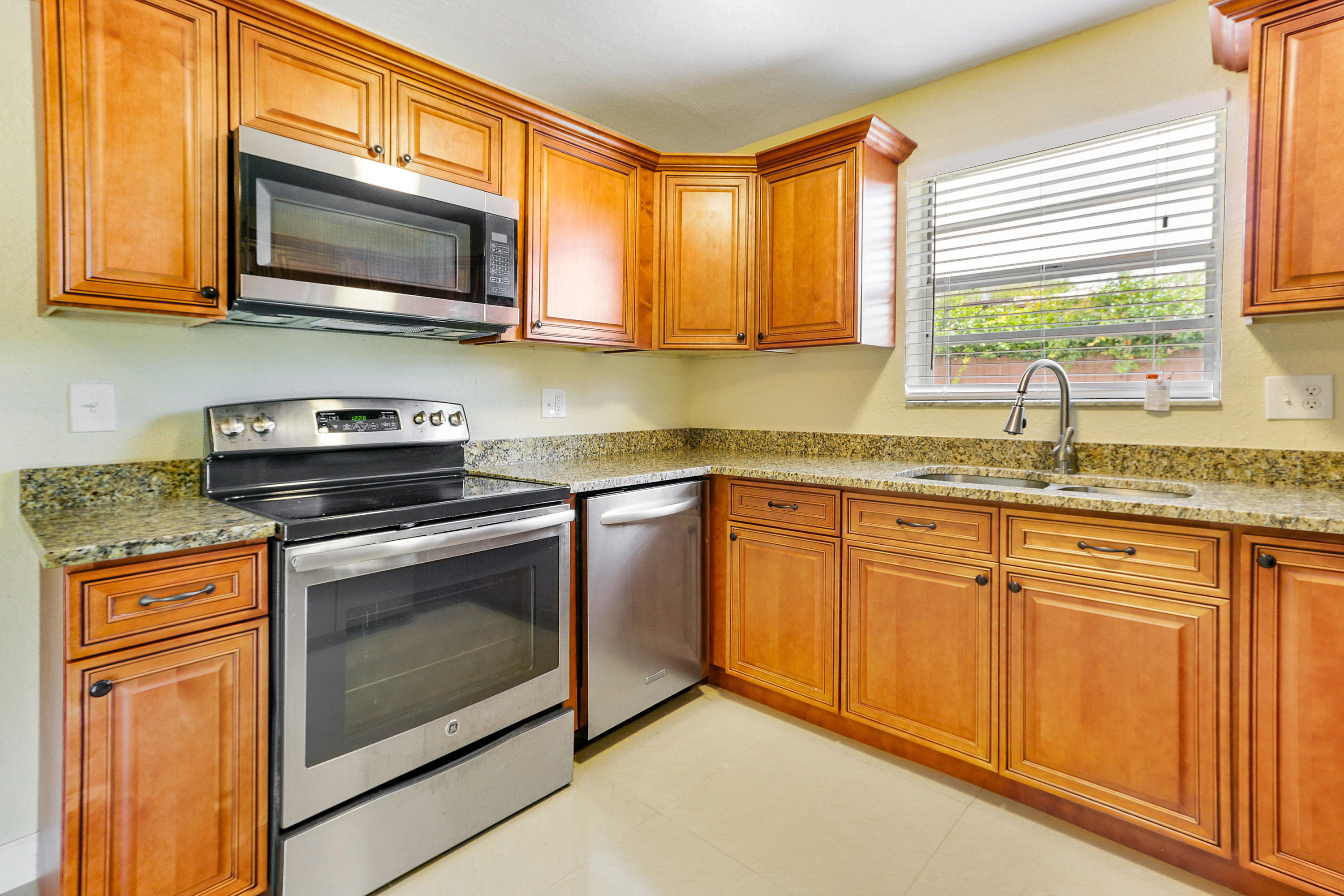 11187 Landsman Street Boca Raton, FL 33428 - Photo 8 of 28 untitled-15