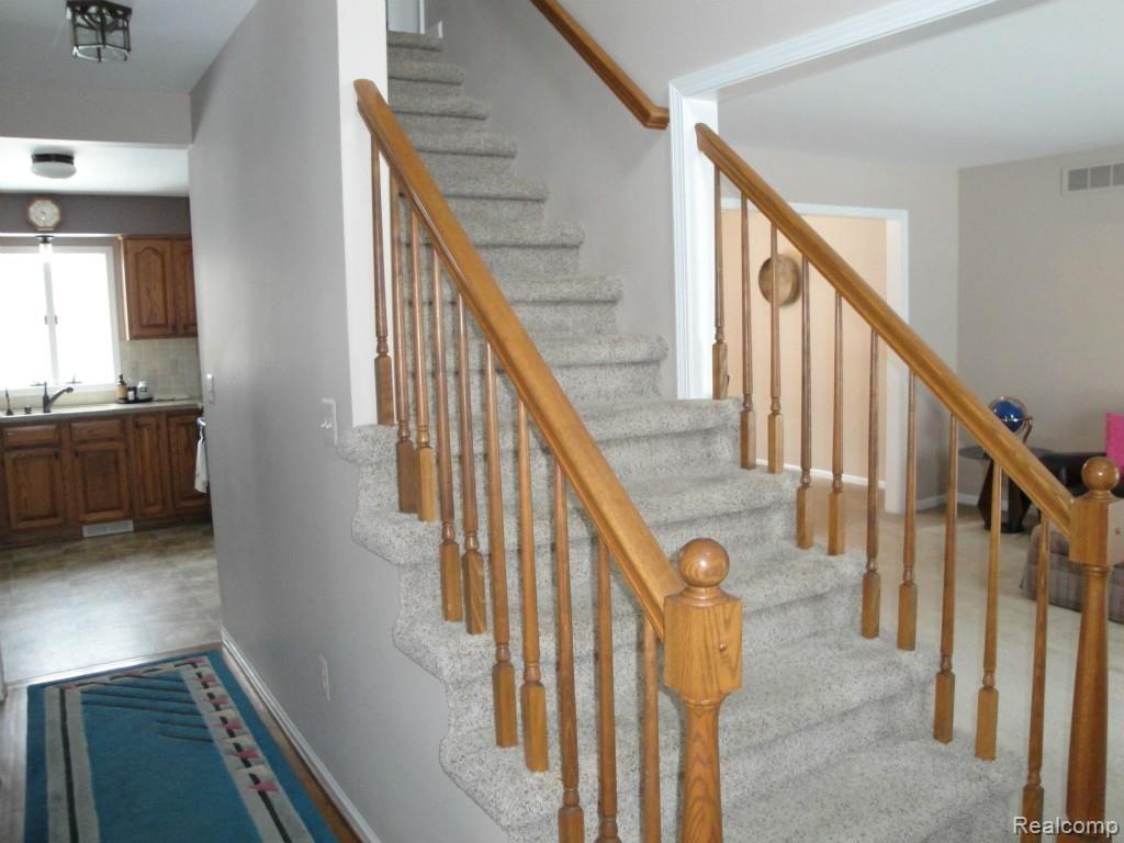 623 Lakepointe Street Grosse Pointe, MI 48230 - Photo 10 of 17 View from Entry