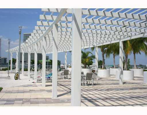 601 Northeast 36th Street, Unit 1010 Miami, FL 33137 - Photo 14 of 16 Patio/Deck
