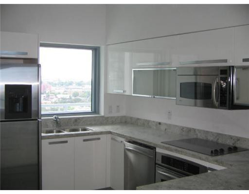 601 Northeast 36th Street, Unit 1010 Miami, FL 33137 - Photo 6 of 16 Kitchen