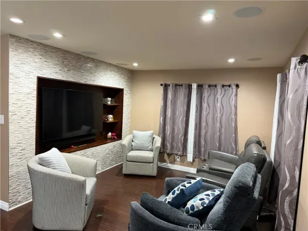$285,000 | 435 East Gardena Boulevard, Unit 10, Gardena, CA 90248