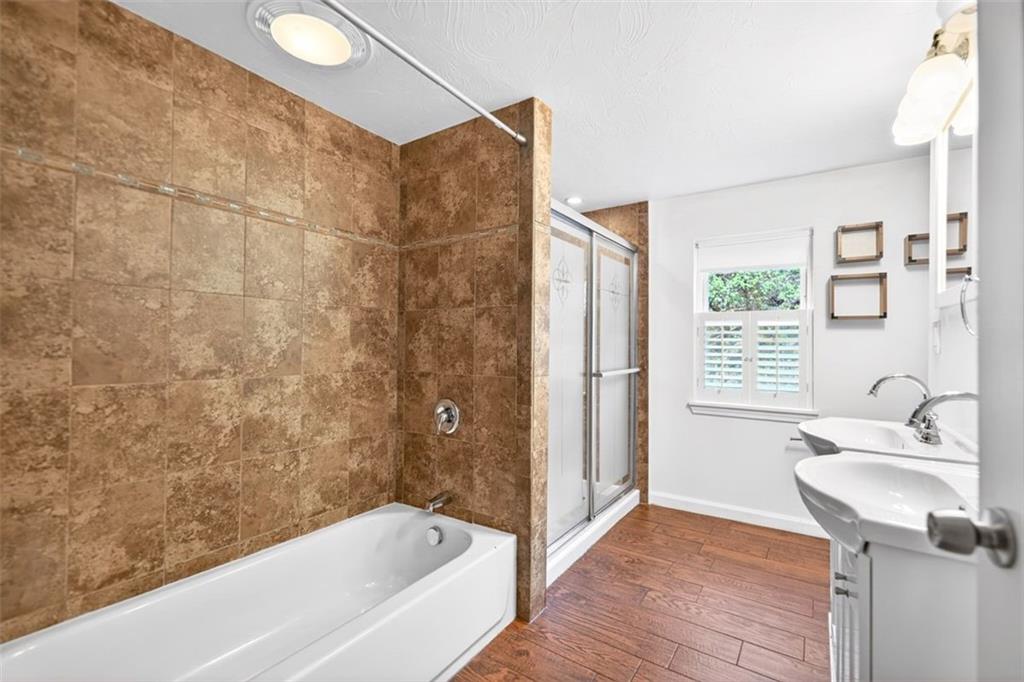 25 Greeley Street Pittsburgh, PA 15203 - Photo 40 of 49 Full Bath 2nd Floor