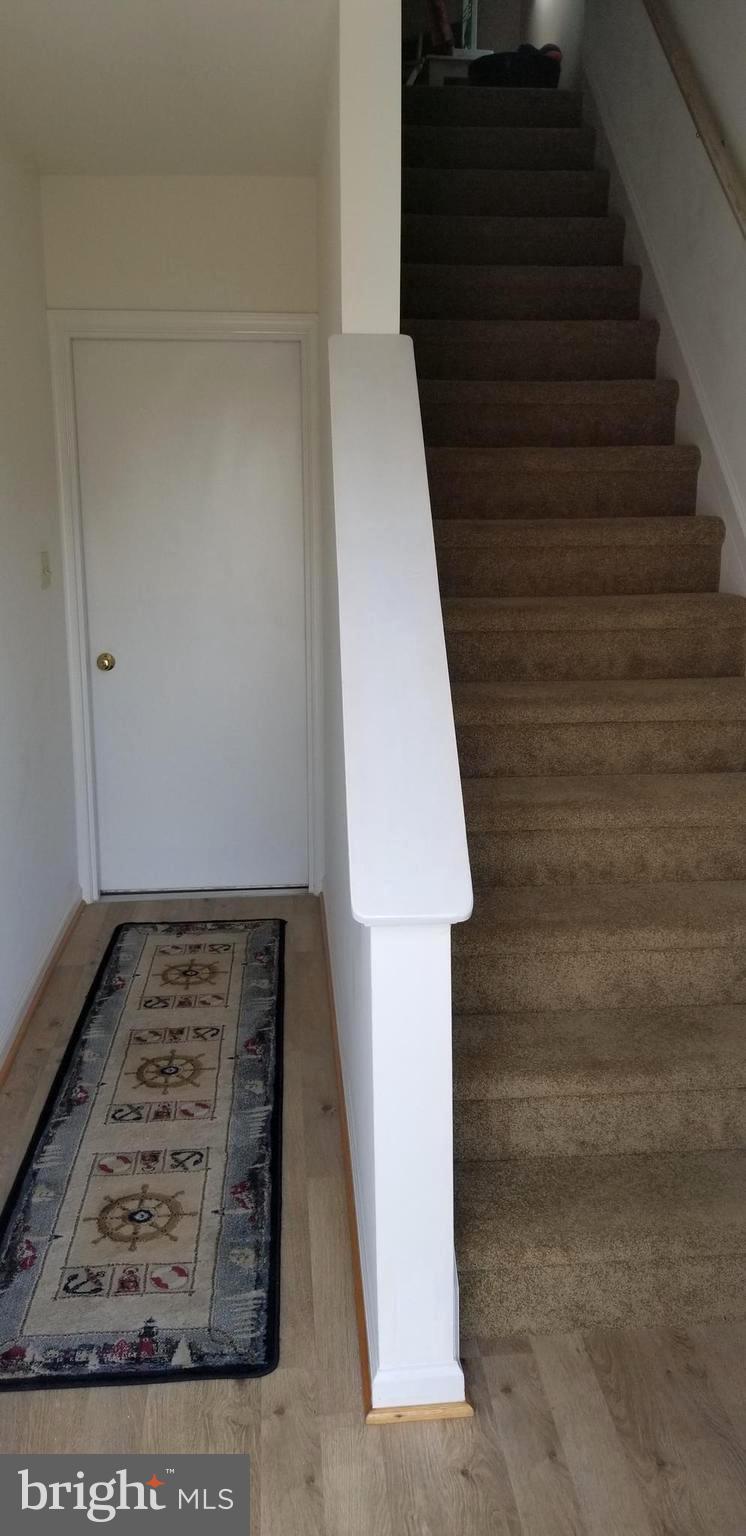 36 Cove Road, Unit 36 Ocean View, DE 19970 - Photo 7 of 25 Entry level foyer