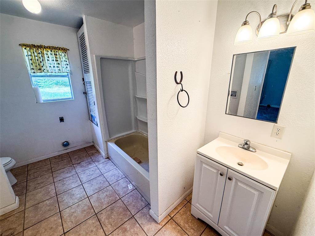 390 County Road 1475 Road Chico, TX 76431 - Photo 20 of 36