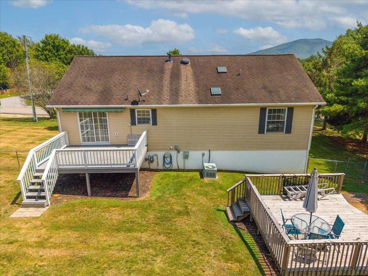 1973 Peppers Ferry Road Pulaski, VA 24301 - Photo 7 of 32 Gallery Image 7