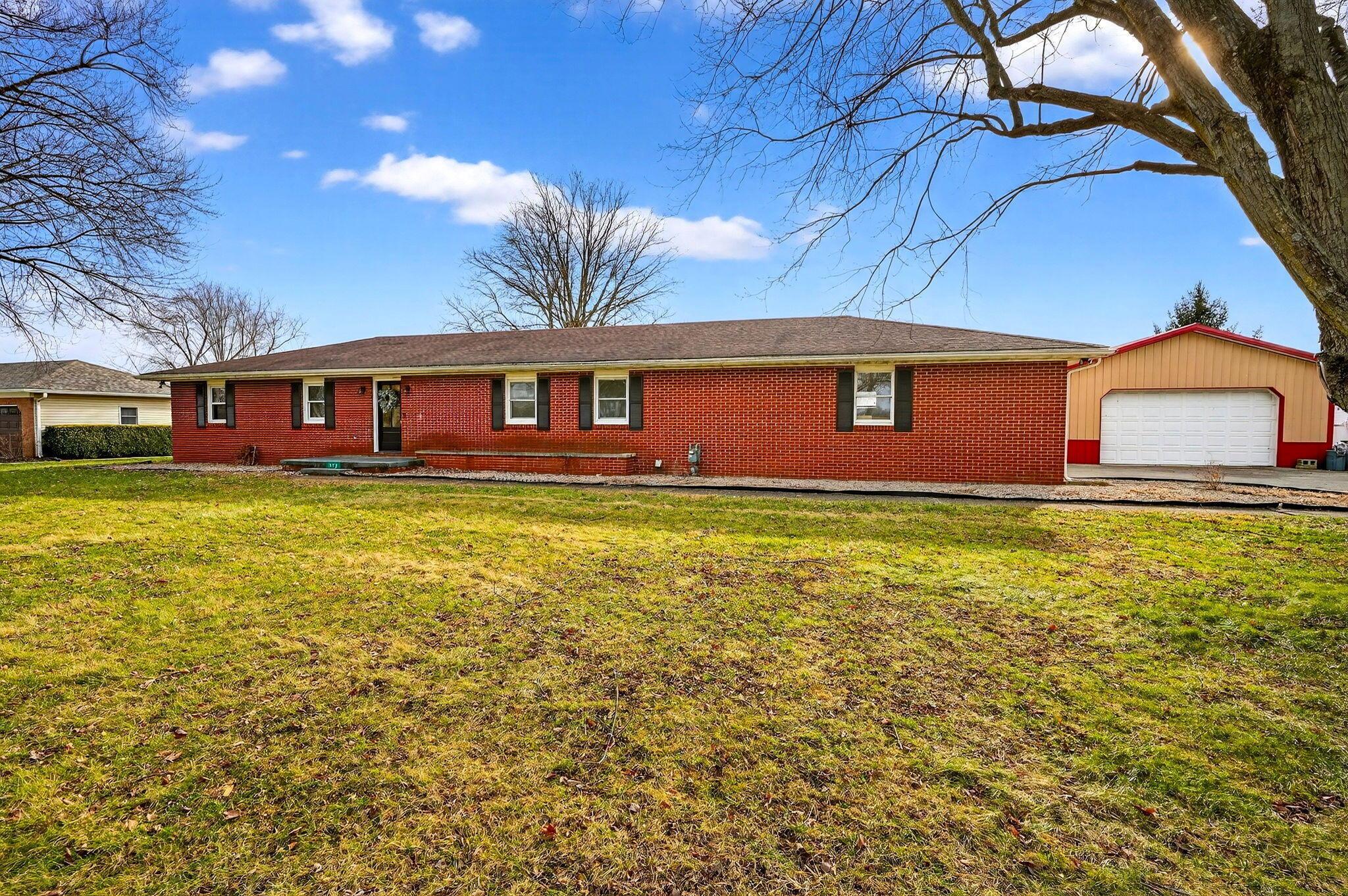 573 Dunkle Road Circleville, OH 43113 - Photo 2 of 38 573 Dunkel Rd 64