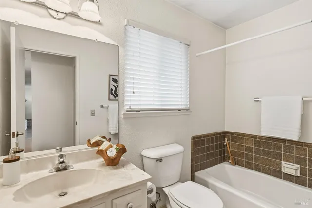 $875,000 | 1808 Sherwood Court, Santa Rosa, CA 95405