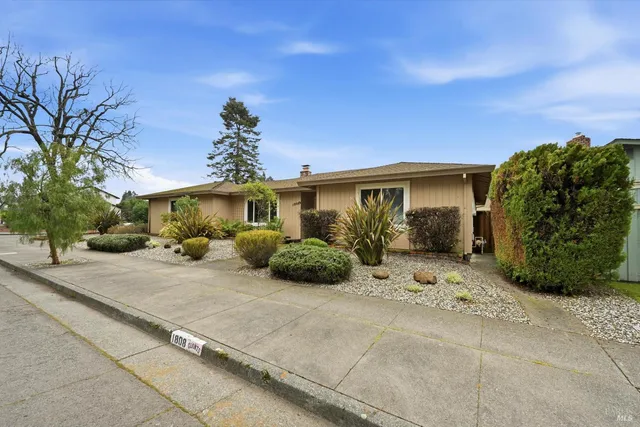 $875,000 | 1808 Sherwood Court, Santa Rosa, CA 95405