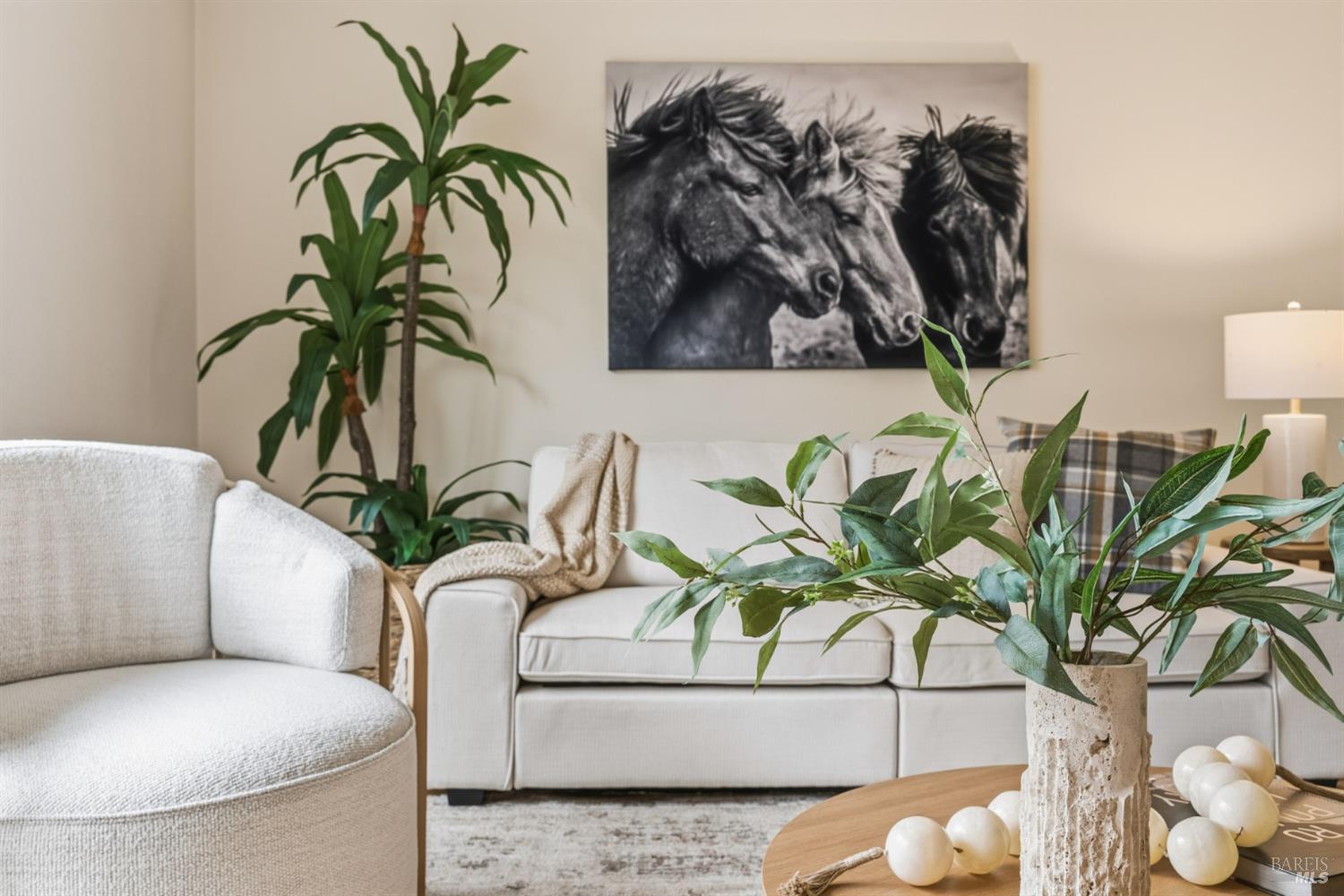 1808 Sherwood Court Santa Rosa, CA 95405 - Photo 7 of 30 a living room with furniture