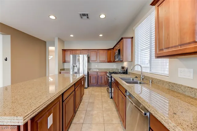 $2,750 | 104 Honors Course Drive, Las Vegas, NV 89148