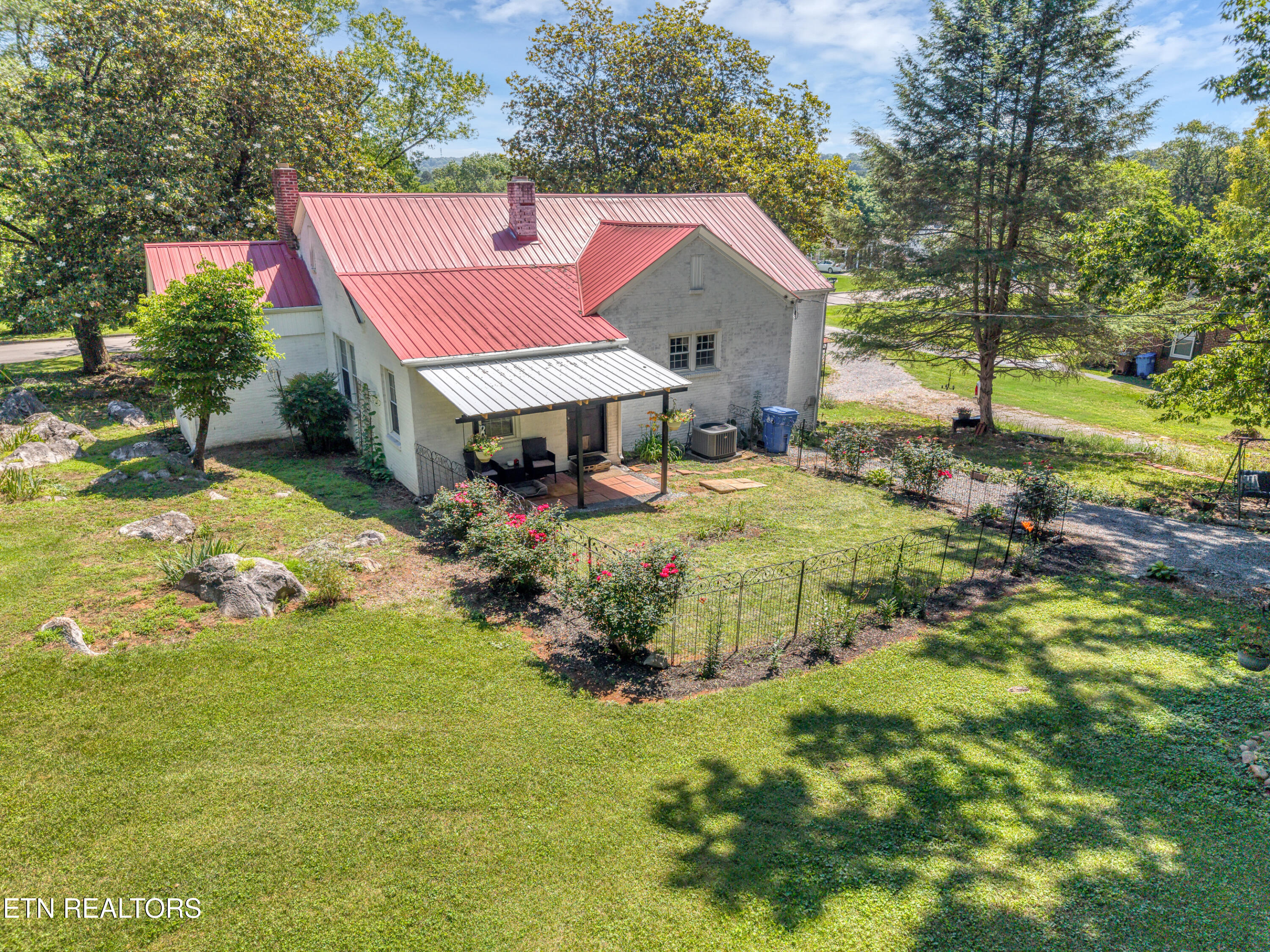 403 Rose Avenue Alcoa, TN 37701 - Photo 2 of 29 DJI_20260603113709_0179_D_8-2