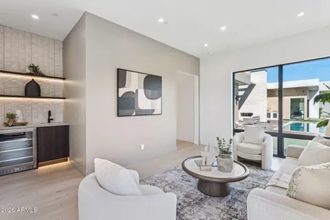 $2,245,555 | 1832 East Palmaire Avenue, Phoenix, AZ 85020