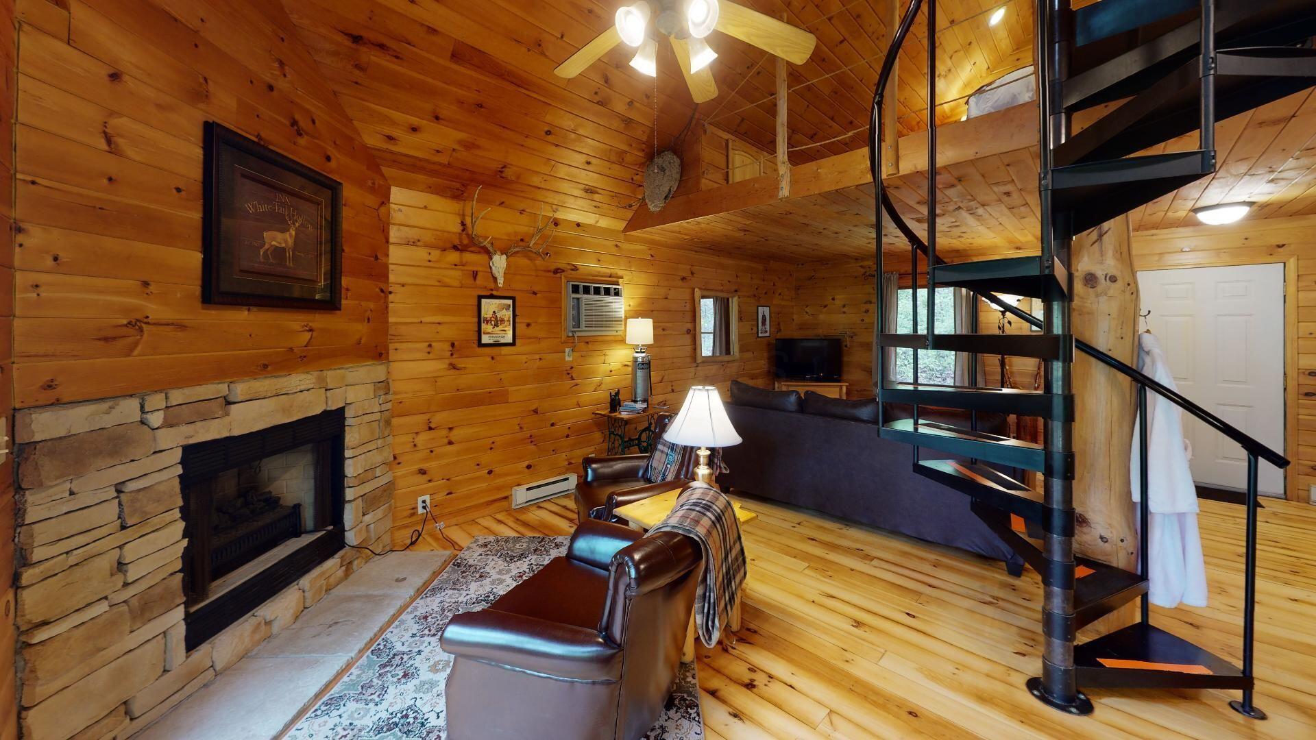 23865 Pole Ridge Road Laurelville, OH 43135 - Photo 25 of 37 Scottish-Ridge-Greenbrier-Living-Room