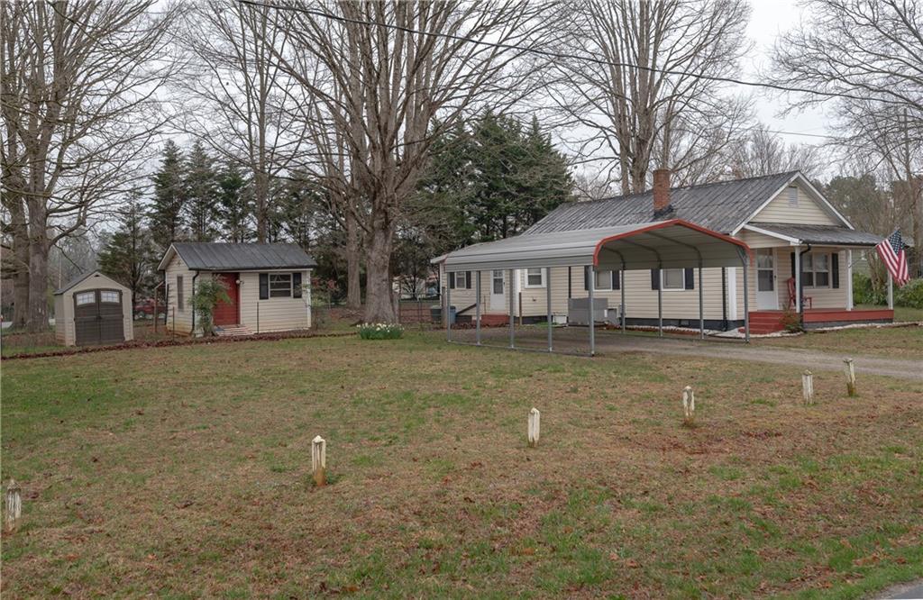 236 Bennett Road Stony Point, NC 28678 - Photo 5 of 35 Gallery Image 5