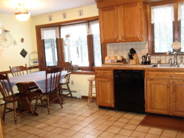 37 Ridge Road Walpole, MA 02081 - Photo 6 of 27 Gallery Image 6
