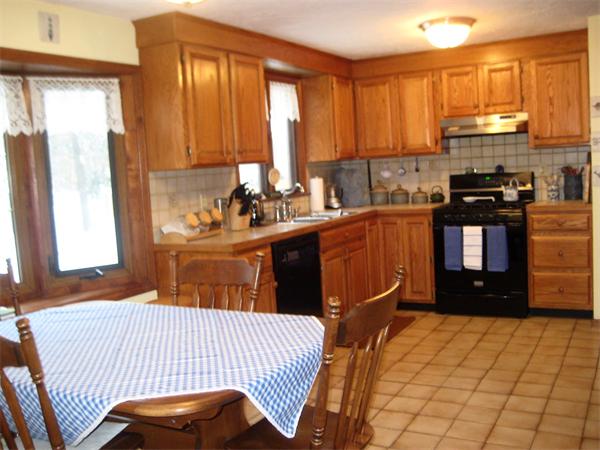 37 Ridge Road Walpole, MA 02081 - Photo 7 of 27 Gallery Image 7