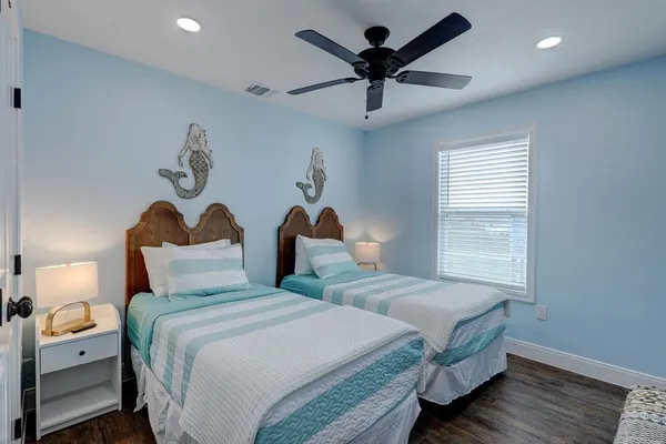 $367,500 | 371 West Misty Oak Lane, Rockport, TX 78382